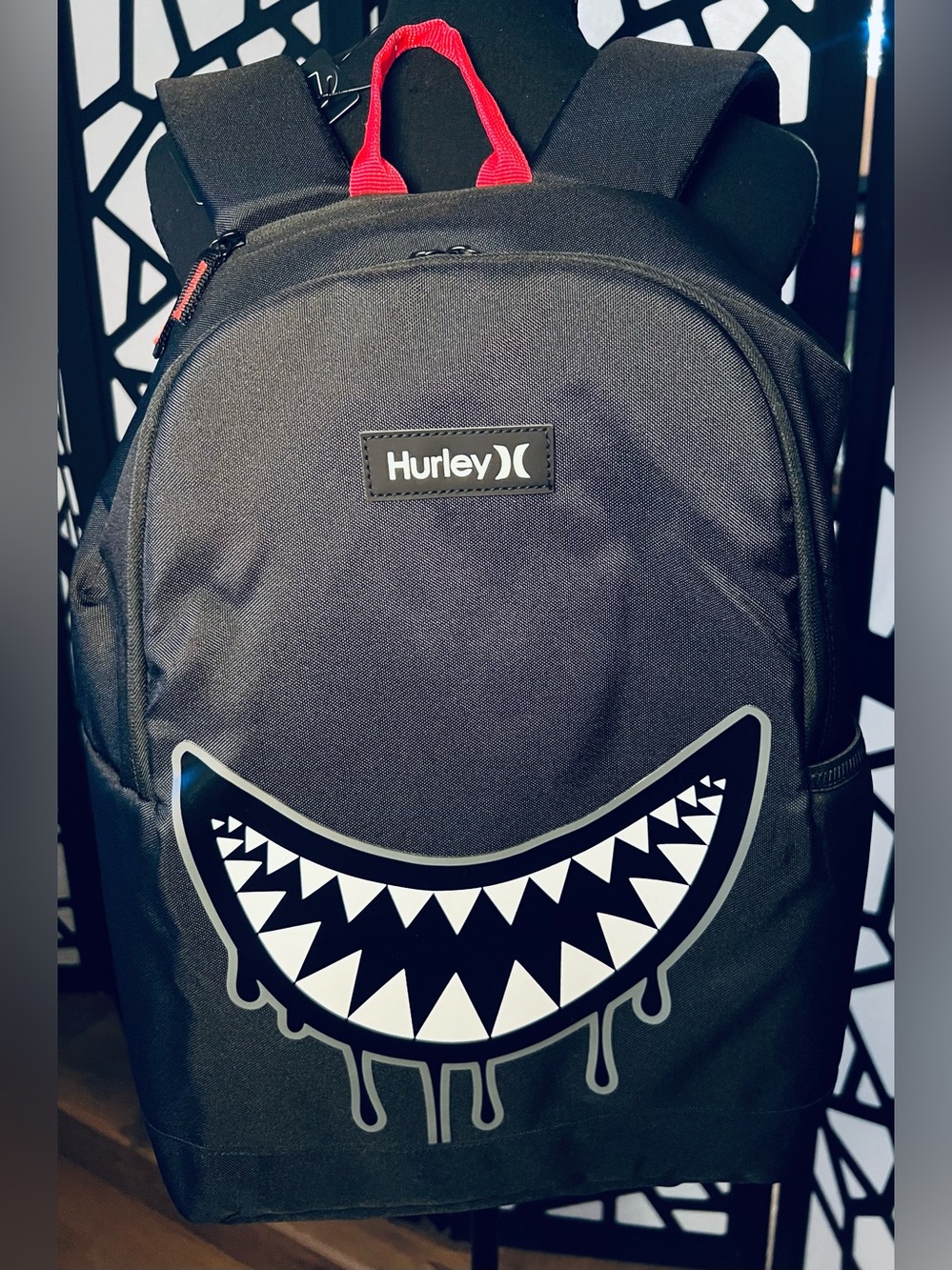 Hurley Black Shark🦈Teeth Graphic Backpack School Bag Water Bottle Pocket NWT 17”